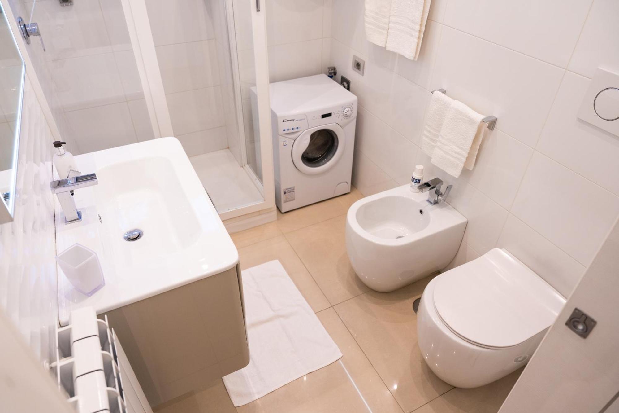 Moderno Alloggio A Roma Centro Экстерьер фото
