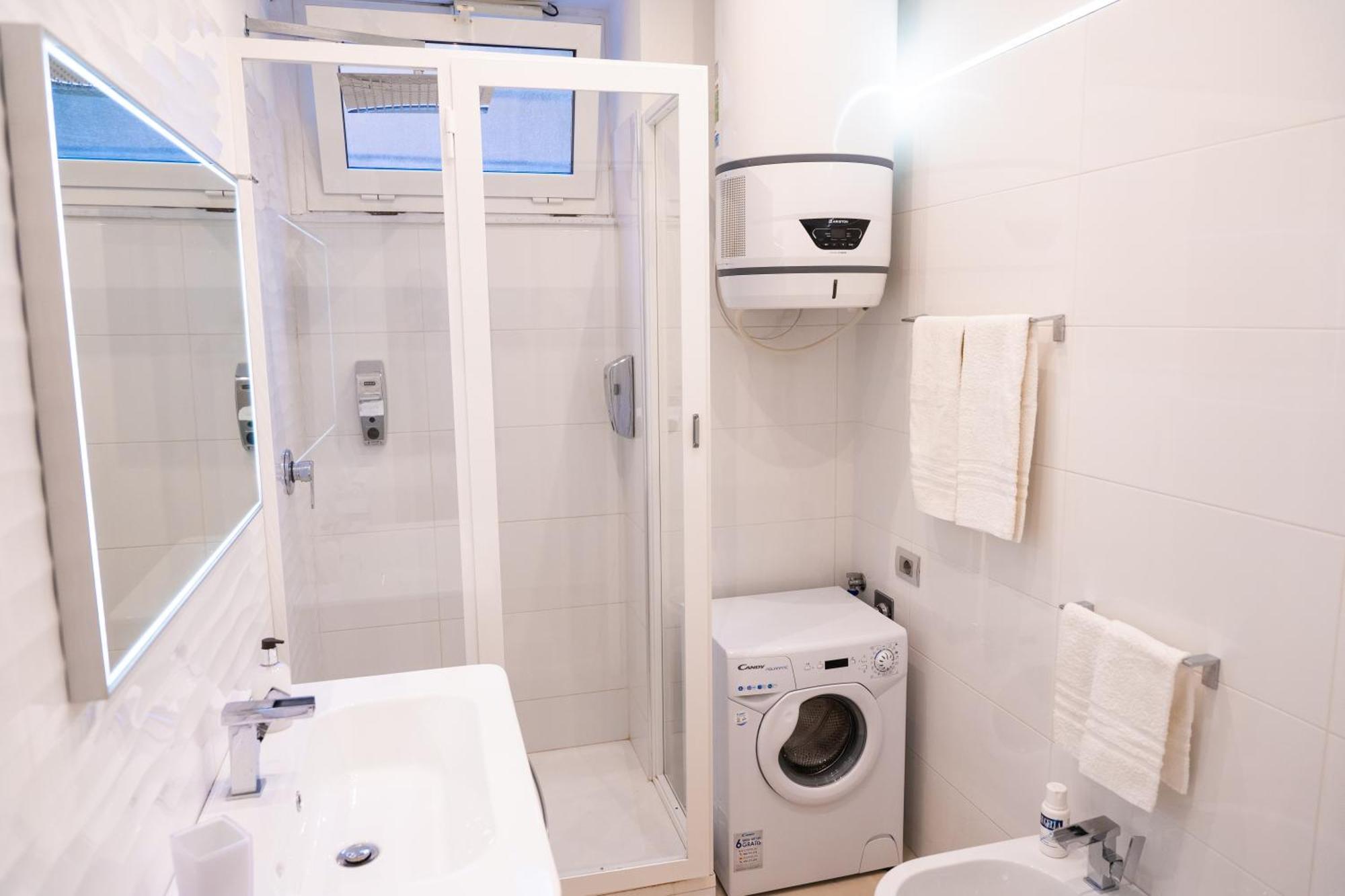 Moderno Alloggio A Roma Centro Экстерьер фото